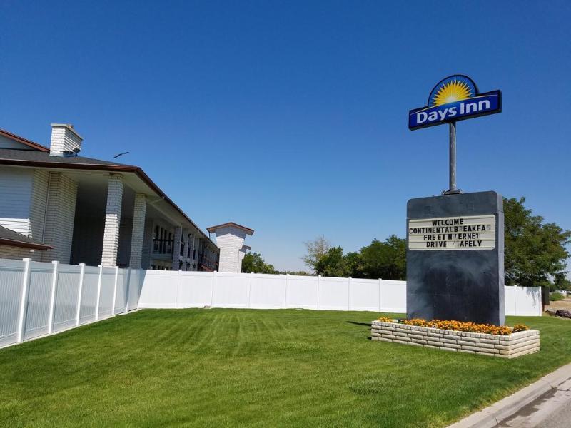 Days Inn By Wyndham Delta Exterior photo